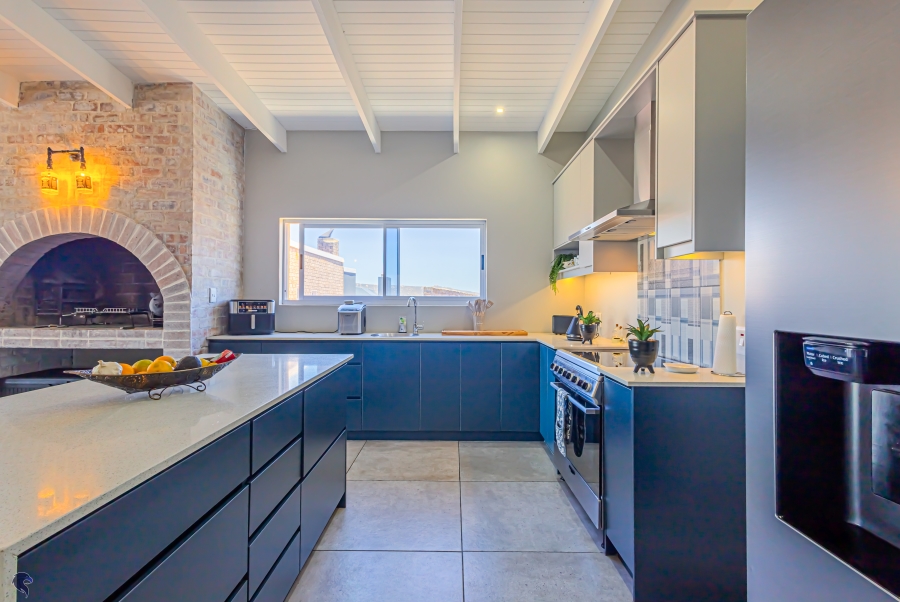 5 Bedroom Property for Sale in Myburgh Park Western Cape